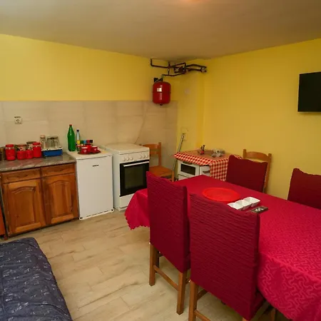 Rola - Smestaj * Paraćin