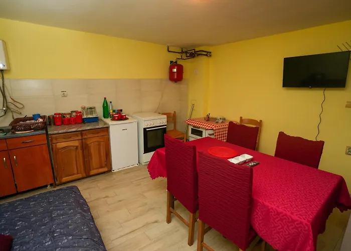 Rola - Smestaj * Paraćin